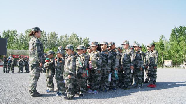 妈宝男原来是这么长大的，中合育才夏令营培养孩子的独立人格