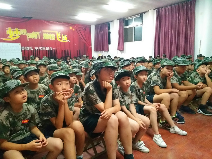 中合育才军旅训练营