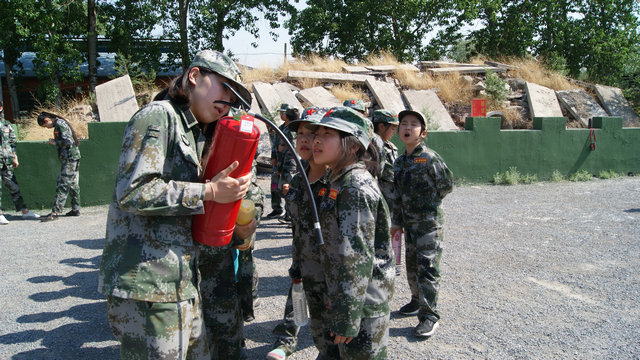 强强日记系列|中合育才军事夏令营第15天：做个安全教育小标兵