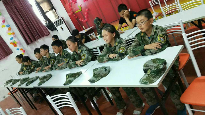 中合育才军旅夏令营.jpg 中合育才军旅夏令营.jpg