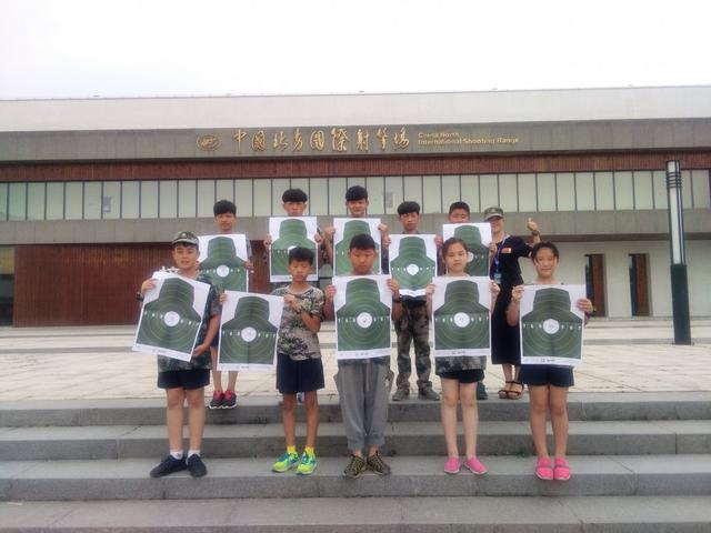 中合育才军旅夏令营.jpg