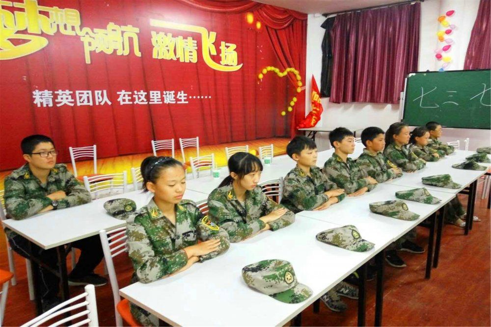 中合育才军旅夏令营.jpg 中合育才军旅夏令营.jpg