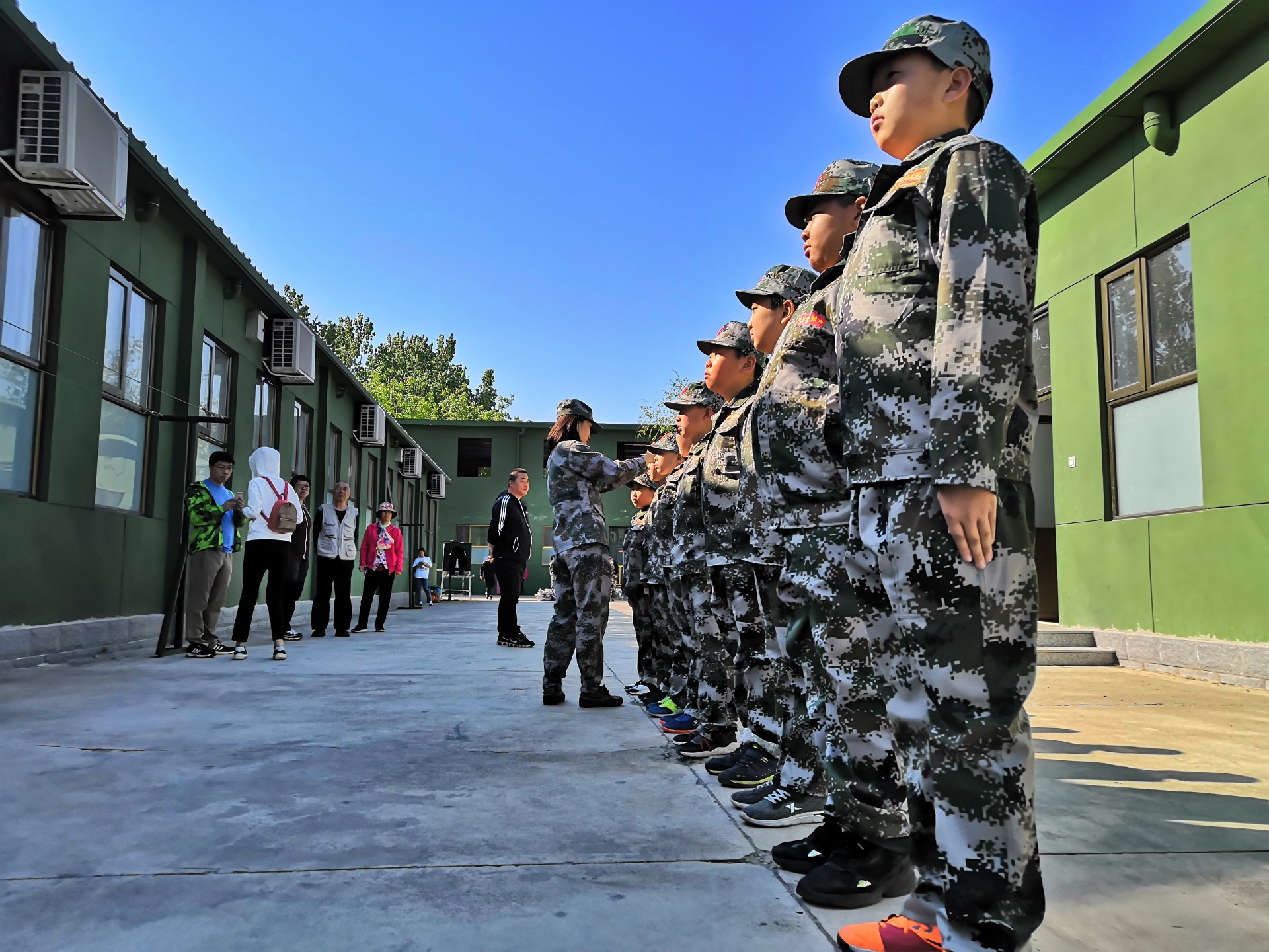 妈妈的焦虑——女生不爱运动，不爱交际，体型差，学习差。