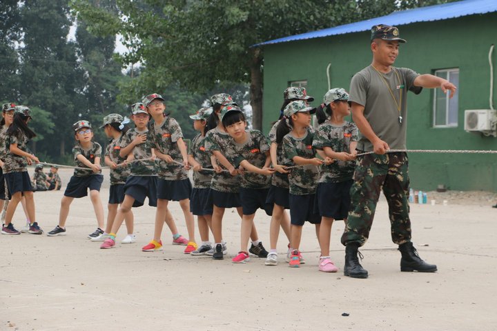 青少年军事拓展夏令营，孩子报名的必要性